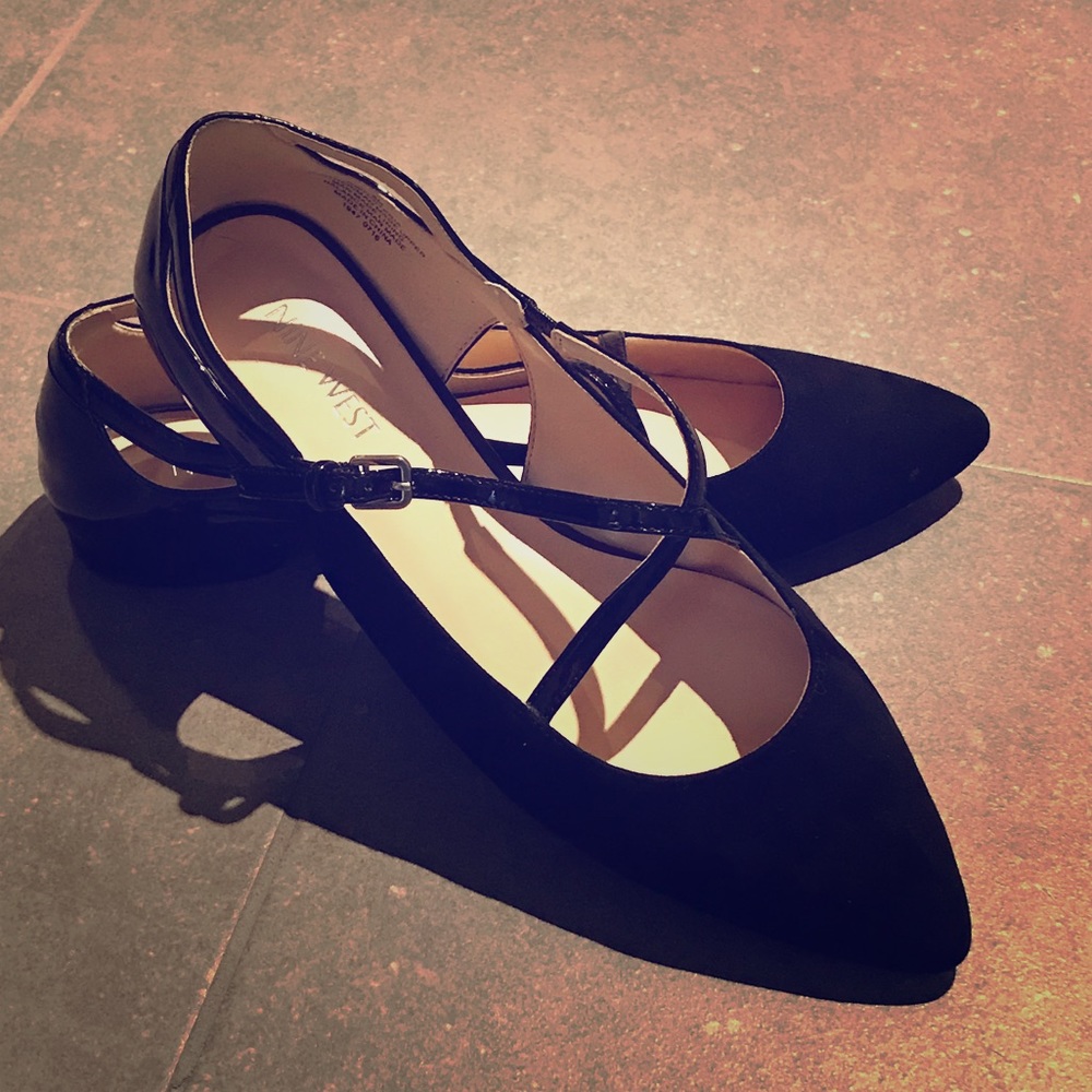 Nine West pointed toe flats😍